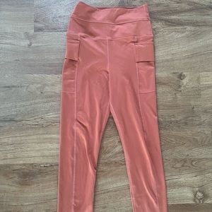 Carbon38 High Rise Cargo 7/8 Length Legging in Cloud Compression.